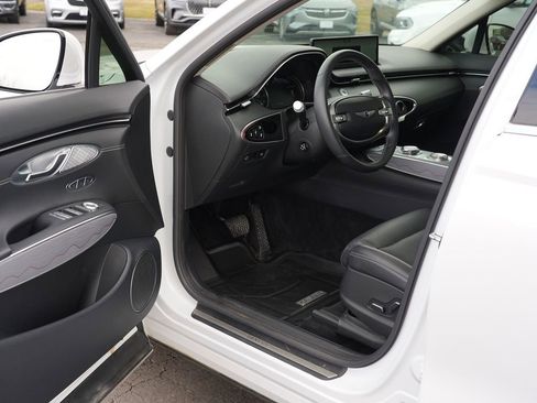 Used 2024 Genesis GV70 2.5T w/ Advanced Package image 14