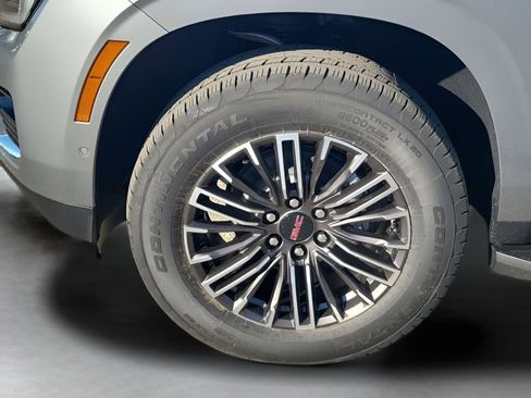 New 2026 GMC Yukon XL Elevation image 17