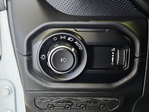 Used 2025 Jeep Wrangler Unlimited Rubicon AWD/4WD image 18