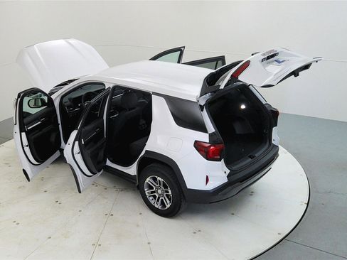 Used 2025 GMC Terrain Elevation image 20