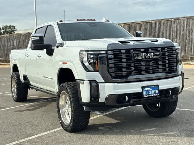 Used 2024 GMC Sierra 2500 Denali Ultimate AWD/4WD image 8