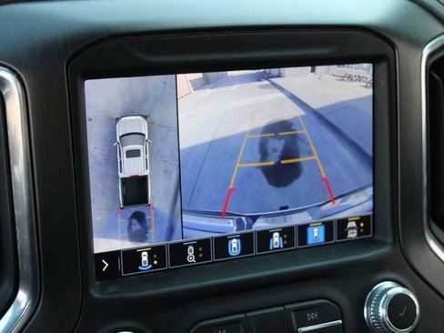 Used 2021 GMC Sierra 1500 AT4 w/ Technology Package image 8