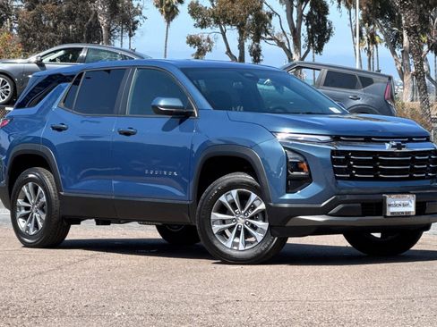 New 2025 Chevrolet Equinox LT FWD image 2