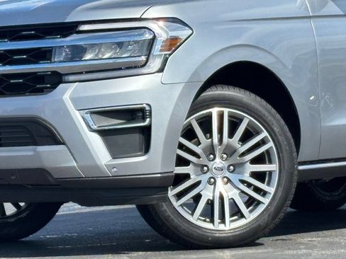 Used 2024 Ford Expedition Limited AWD/4WD image 4