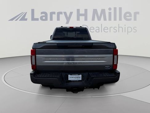 Certified 2021 Ford F350 Platinum w/ Tremor Off-Road Package AWD/4WD image 4