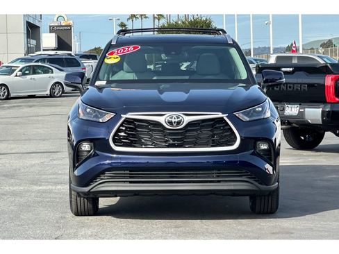 New 2026 Toyota Highlander XLE image 9