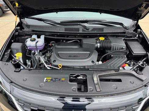 New 2027 Chrysler Pacifica Select FWD image 39