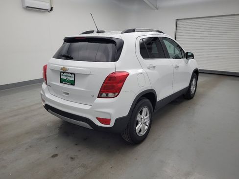 Used 2020 Chevrolet Trax LT w/ LT Convenience Package FWD image 9