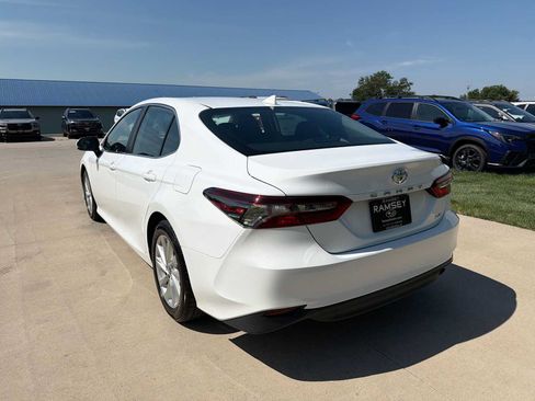 Used 2021 Toyota Camry LE FWD image 4