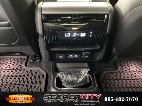 New 2026 Jeep Grand Wagoneer 4WD image 28