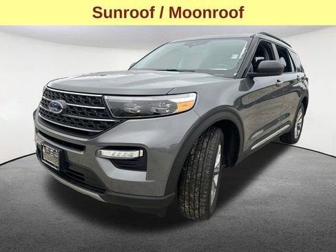 Certified 2022 Ford Explorer XLT w/ Equipment Group 202A image 6