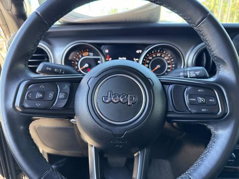 Used 2021 Jeep Wrangler Unlimited Sport image 28