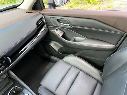 Used 2023 Nissan Rogue SL AWD/4WD image 28