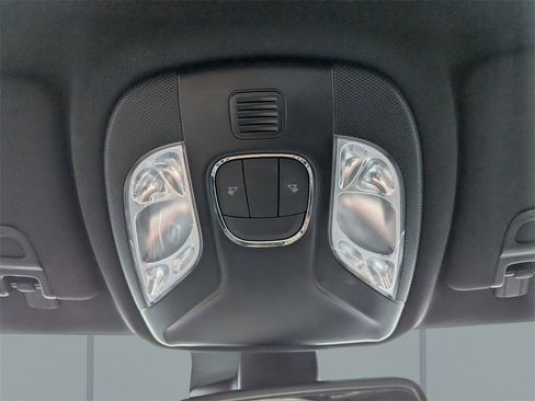 Used 2023 Jeep Compass Sport image 23