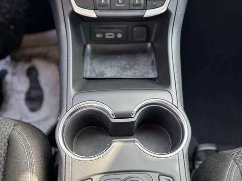 Used 2022 GMC Terrain SLE w/ Driver Convenience Package AWD/4WD image 16