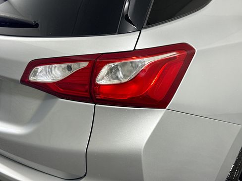 Used 2020 Chevrolet Equinox Premier w/ Premier Redline Edition image 34