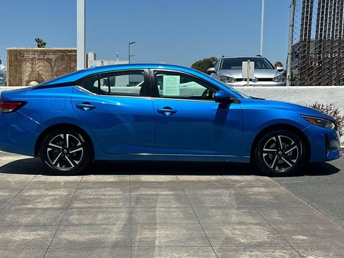 Used 2024 Nissan Sentra SV FWD image 3