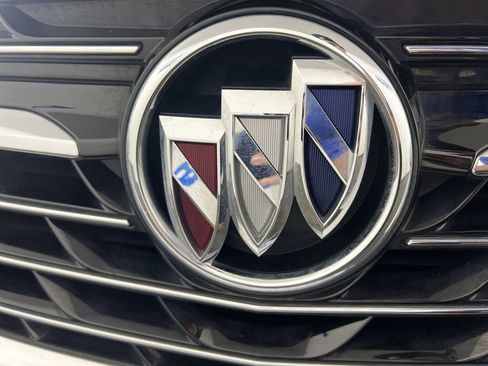 Used 2023 Buick Envision Preferred image 30