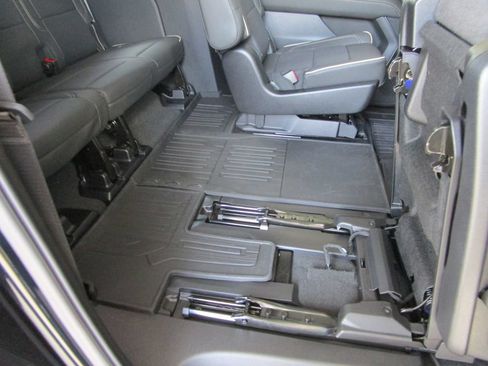 New 2026 GMC Yukon XL Elevation w/ Elevation Premium Package RWD image 16