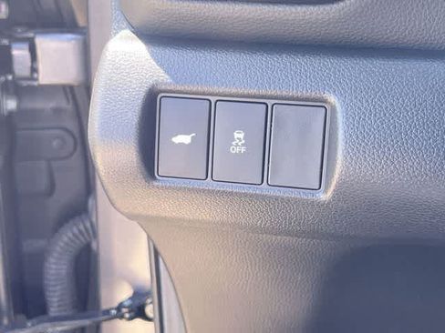Used 2025 Honda Pilot Touring image 29