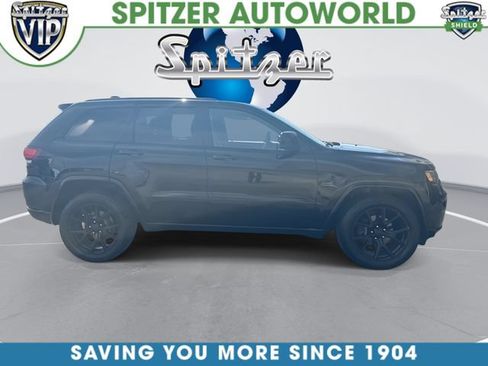 Used 2018 Jeep Grand Cherokee Altitude AWD/4WD image 10