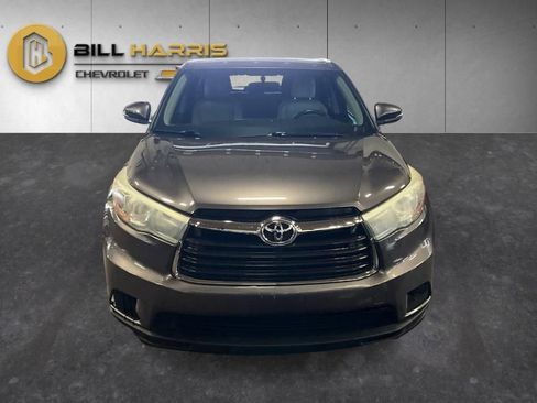 Used 2016 Toyota Highlander LE w/ Protection Package #3 AWD/4WD image 8