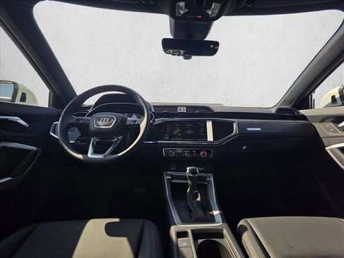 New 2025 Audi Q3 2.0T Premium image 19