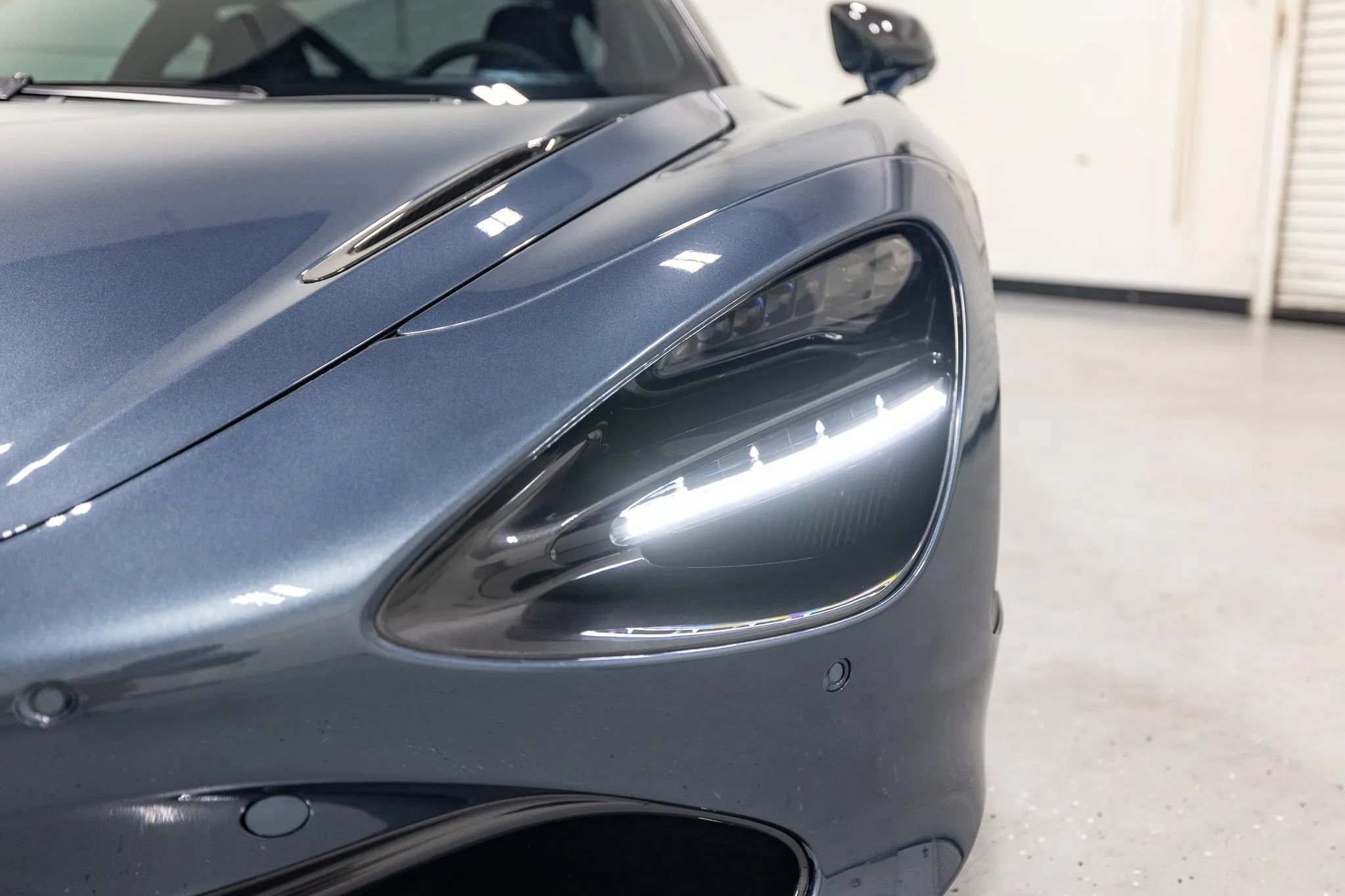 Used 2018 McLaren 720S Performance RWD image 15
