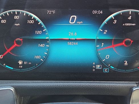Used 2021 Mercedes-Benz GLB 250 w/ Premium Package image 14