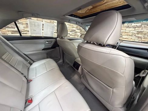 Used 2016 Toyota Camry XLE w/ Moonroof Package FWD image 33
