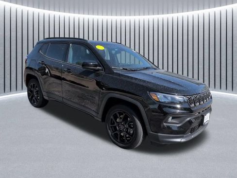 New 2026 Jeep Compass Latitude w/ Sun and Sound Group AWD/4WD image 3