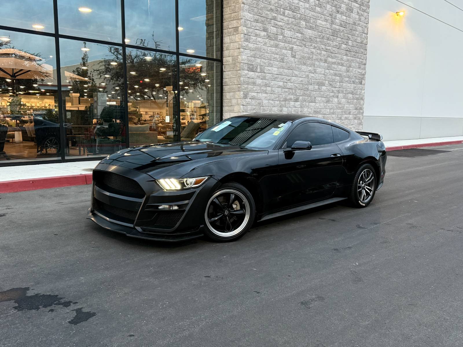 Used 2017 Ford Mustang Premium RWD image 1
