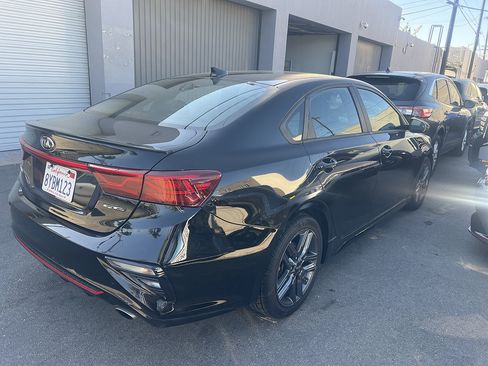 Used 2021 Kia Forte GT-Line w/ GT-Line Premium Package FWD image 4