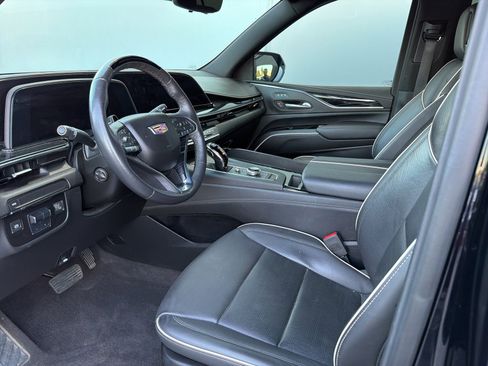 Used 2023 Cadillac Escalade Sport image 2