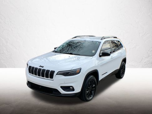 Used 2023 Jeep Cherokee Altitude Lux image 1