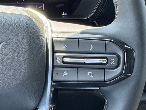 New 2025 Chevrolet Colorado LT w/ LT Convenience Package image 16