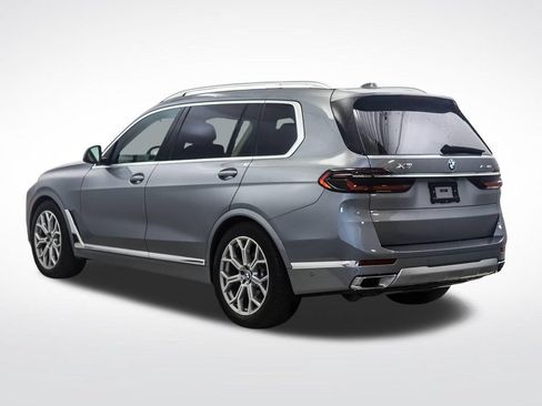 Used 2024 BMW X7 xDrive40i w/ Premium Package AWD/4WD image 3