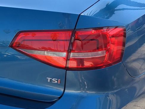 Used 2015 Volkswagen Jetta SE FWD image 8