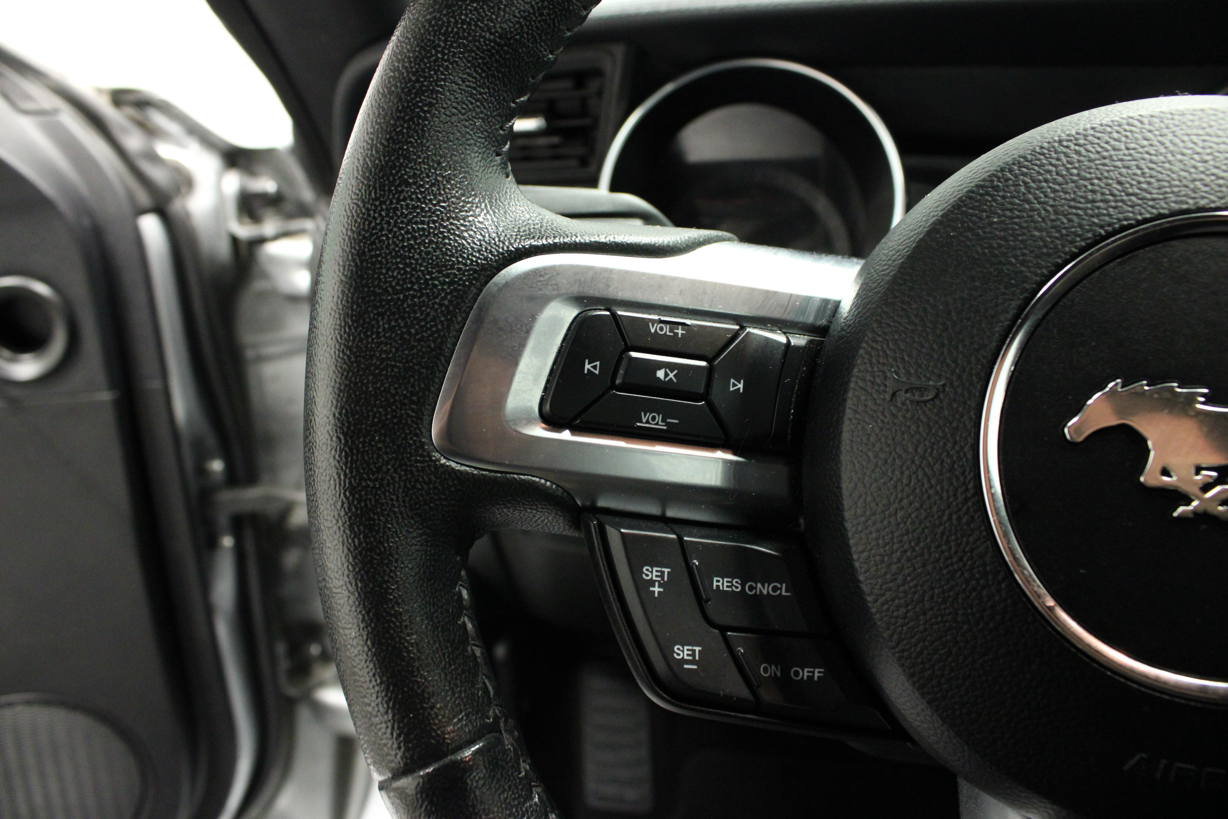 Used 2022 Ford Mustang Coupe RWD image 20