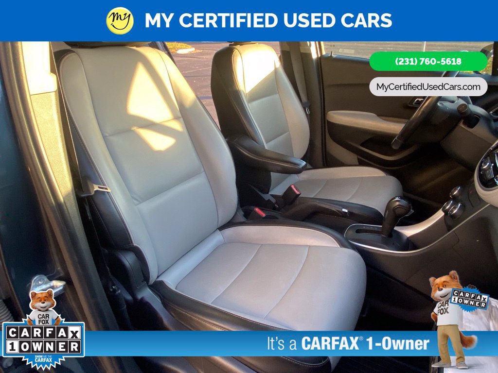 Used 2021 Chevrolet Trax LT w/ Premium Seat Package AWD/4WD image 20