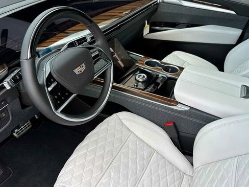 New 2026 Cadillac Escalade ESV Platinum Sport w/ LPO, ONYX Package image 10