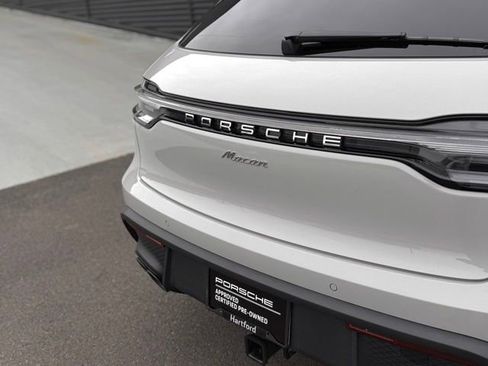 Certified 2025 Porsche Macan image 36