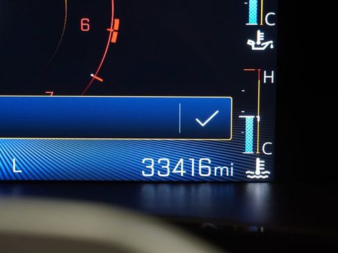 Used 2023 Chevrolet Colorado LT w/ LT Convenience Package II AWD/4WD image 5