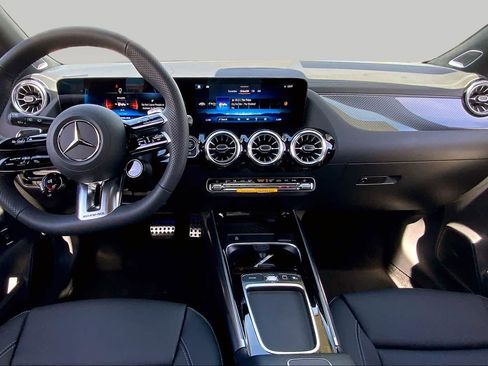New 2025 Mercedes-Benz GLA 35 AMG 4MATIC image 7