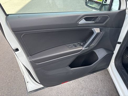 Used 2020 Volkswagen Tiguan SE AWD/4WD image 5