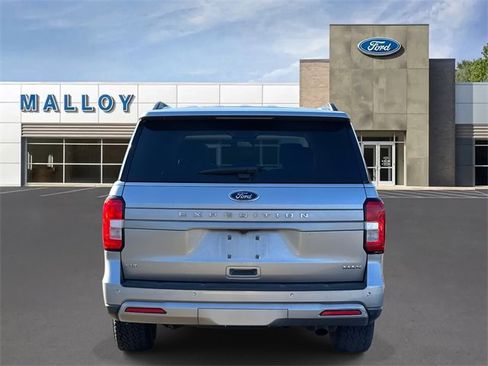 Used 2024 Ford Expedition Max XLT image 3