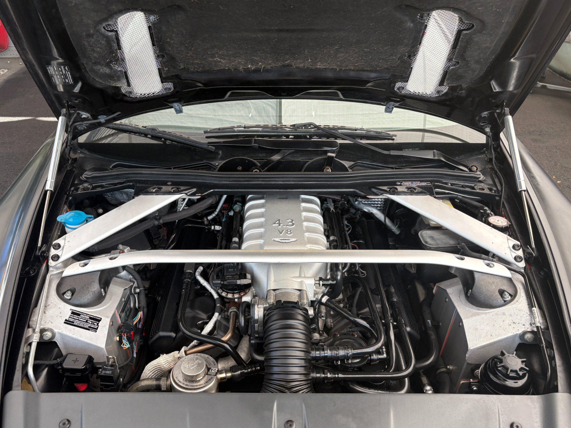 Used 2007 Aston Martin V8 Vantage Coupe RWD image 22