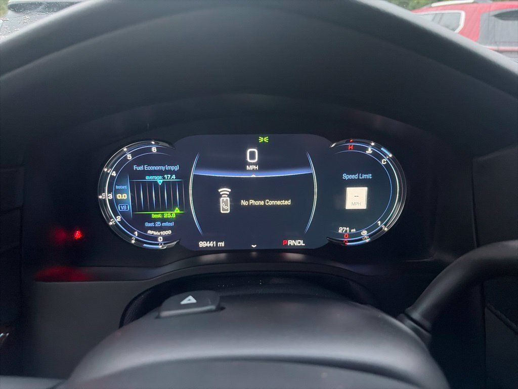 Used 2019 Cadillac Escalade Luxury AWD/4WD image 25