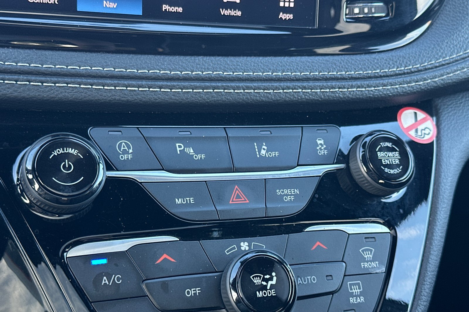 Used 2025 Chrysler Pacifica Limited FWD image 30