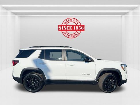 Used 2025 GMC Terrain Elevation w/ Elevation Premium Package image 4